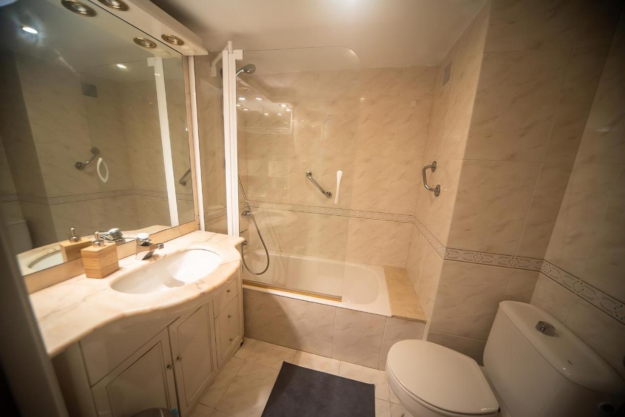 Albergue Traditional In Eixample Barcelona
